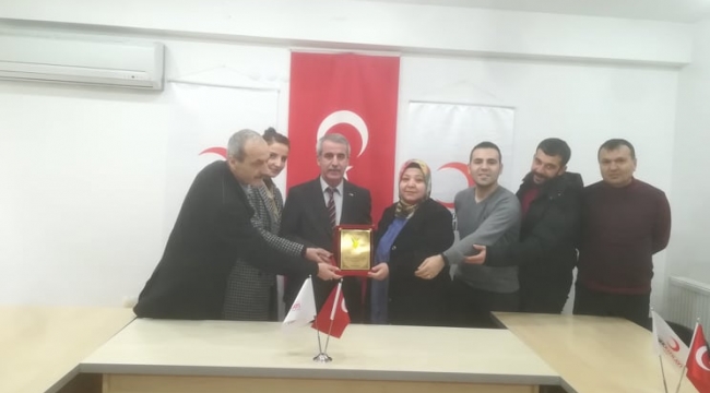 YEŞİLDERden Kızılay’a anlamlı plaket